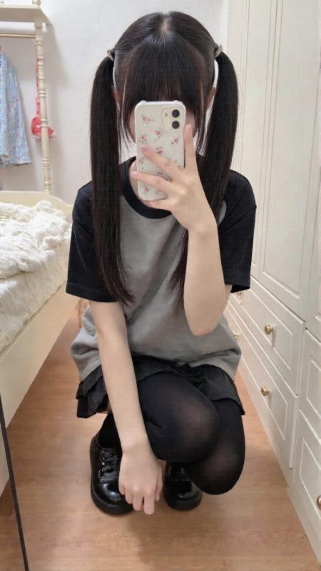 Flux_萝莉室内不露脸自拍_抖音快手起号绝佳素材-G站- AI精品资源站