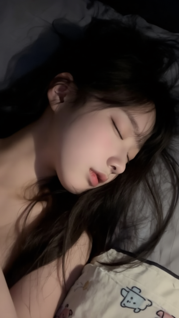 图片[7]-夜把她泡软了，像一块浸了水的糖，摊在枕头上，连呼吸都带着点化不开的甜-G站- AI精品资源站
